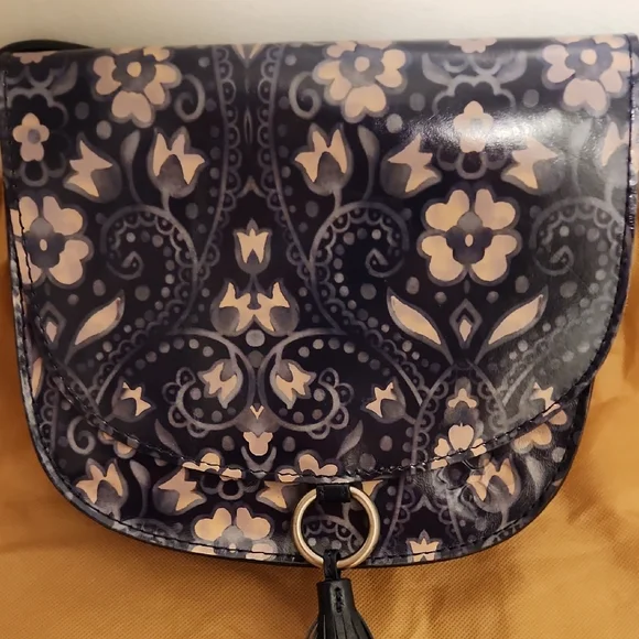 Patricia Nash Navy and Cream Floral Crossbody Bag - Picture 5 of 6